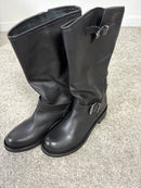 Stivale vintage in nappa nera con doppie fibbie