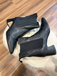 Stivaletto Chelsea in pelle con dettaglio brogue
