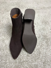 Stivaletto L’Amour by Albano in pelle scamosciata con dettaglio a V
