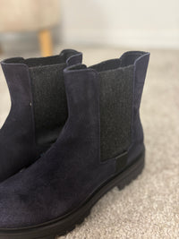 Stivaletto Chelsea in nabuk blu con elastico laterale