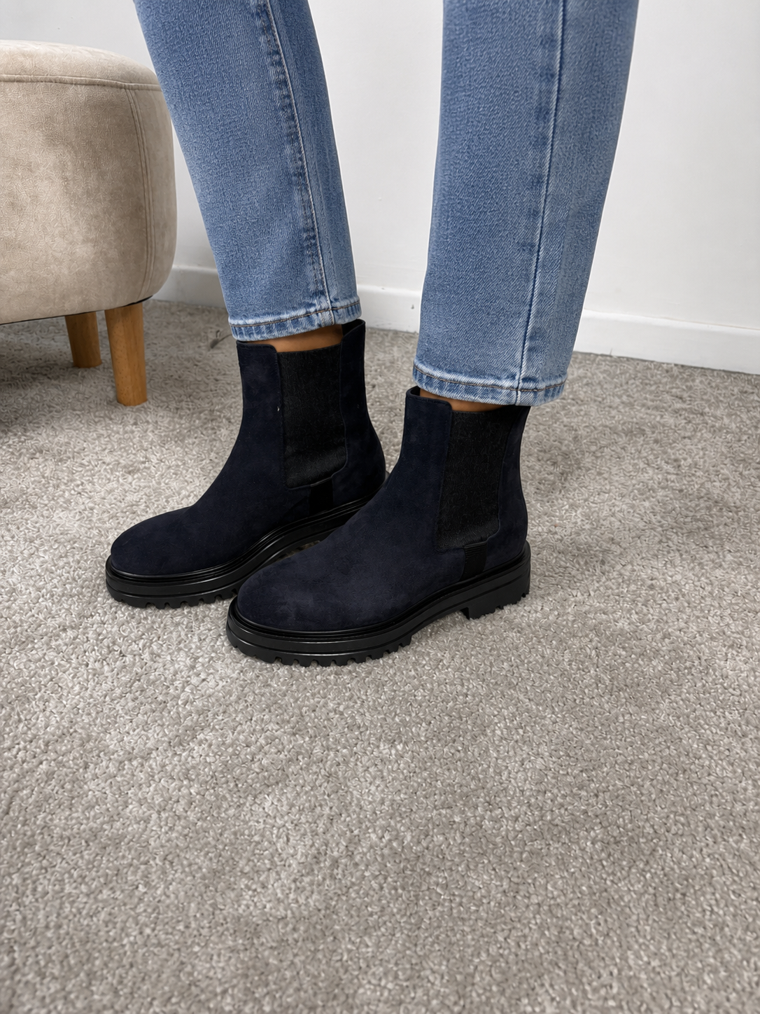 Stivaletto Chelsea in nabuk blu con elastico laterale