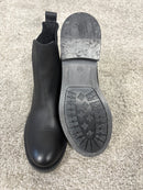 Stivaletto in nappa nera con elastico laterale
