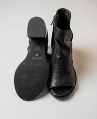 Stivaletto open-toe in nappa con tacco largo