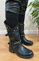 Stivaletto Silvana in pelle con borchie