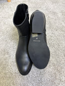 Stivaletto simil texano in nappa nera con tacco spiovente