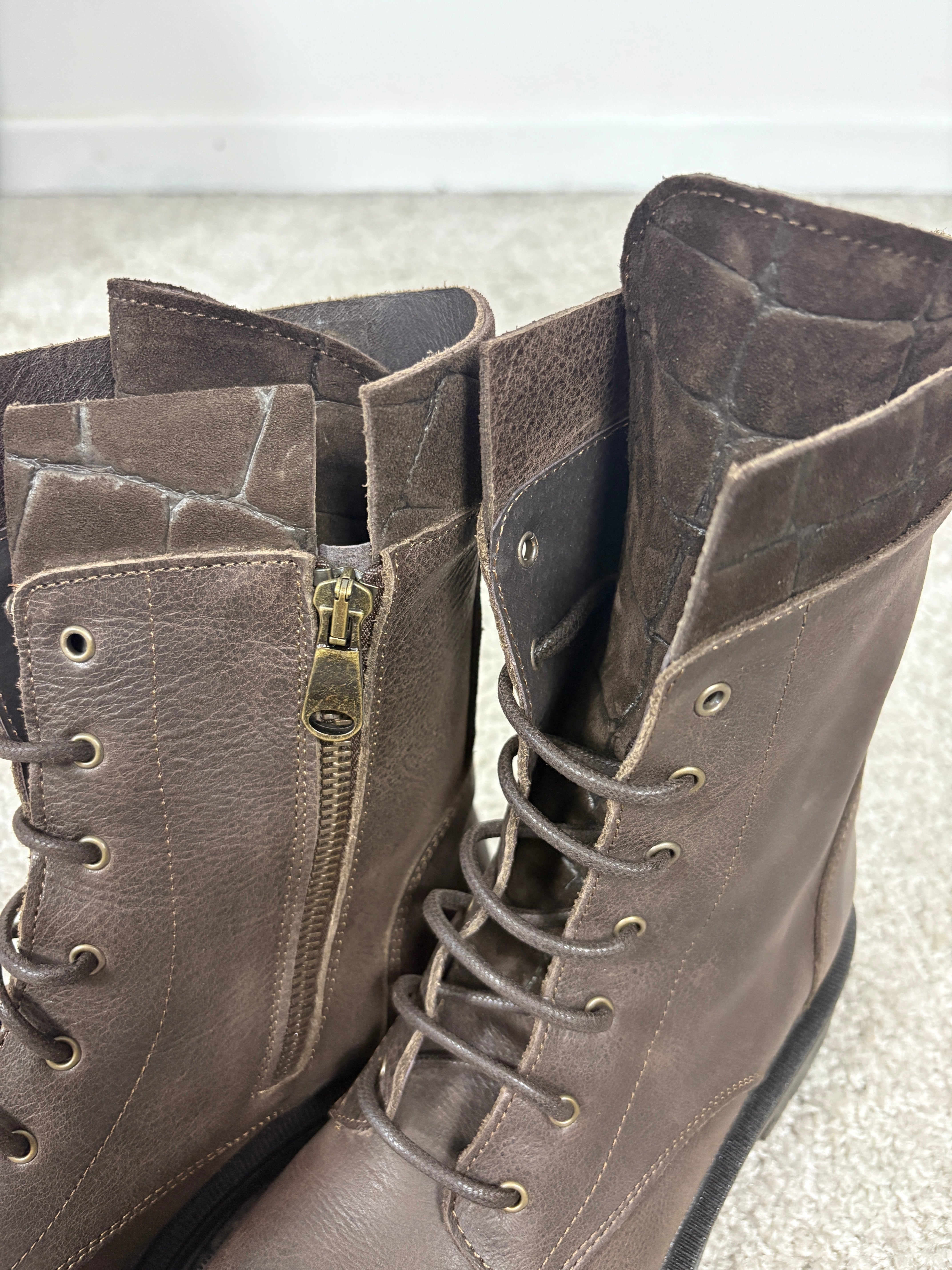 Stivaletto vintage in pelle con dettagli cocco