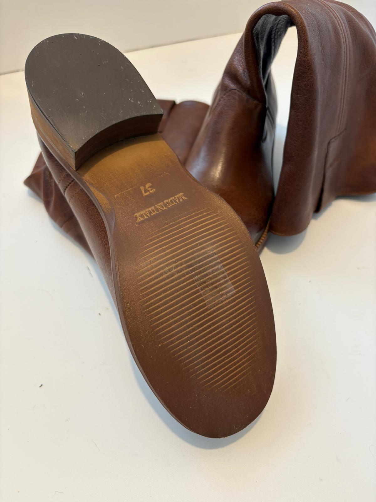 N6 Milano square-toe boots in brushed leather