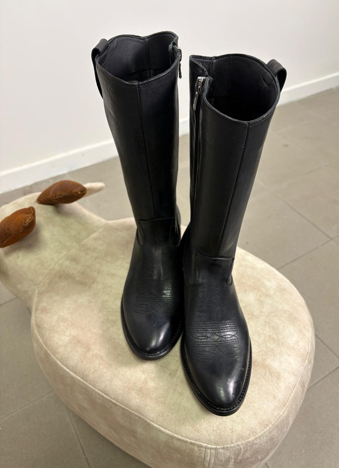 Texano al polpaccio in pelle nera