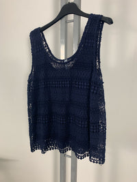 Top ricamato in cotone